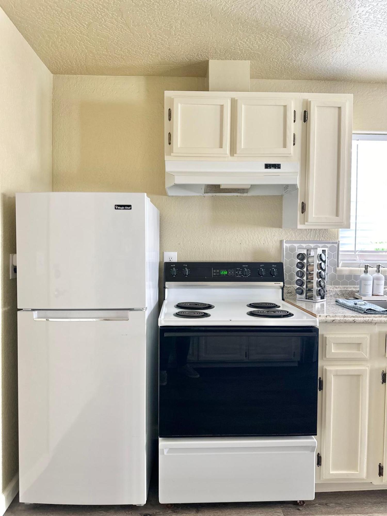 Near Downtown- Kitchen-Washerdryer-Parking Medford Exterior photo