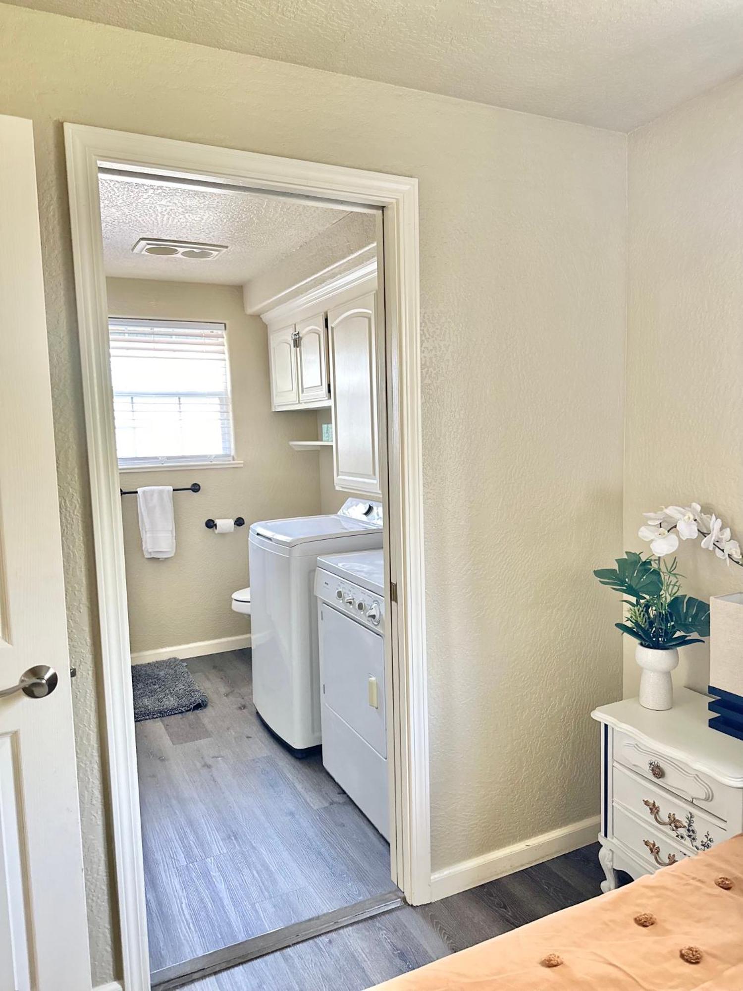 Near Downtown- Kitchen-Washerdryer-Parking Medford Exterior photo