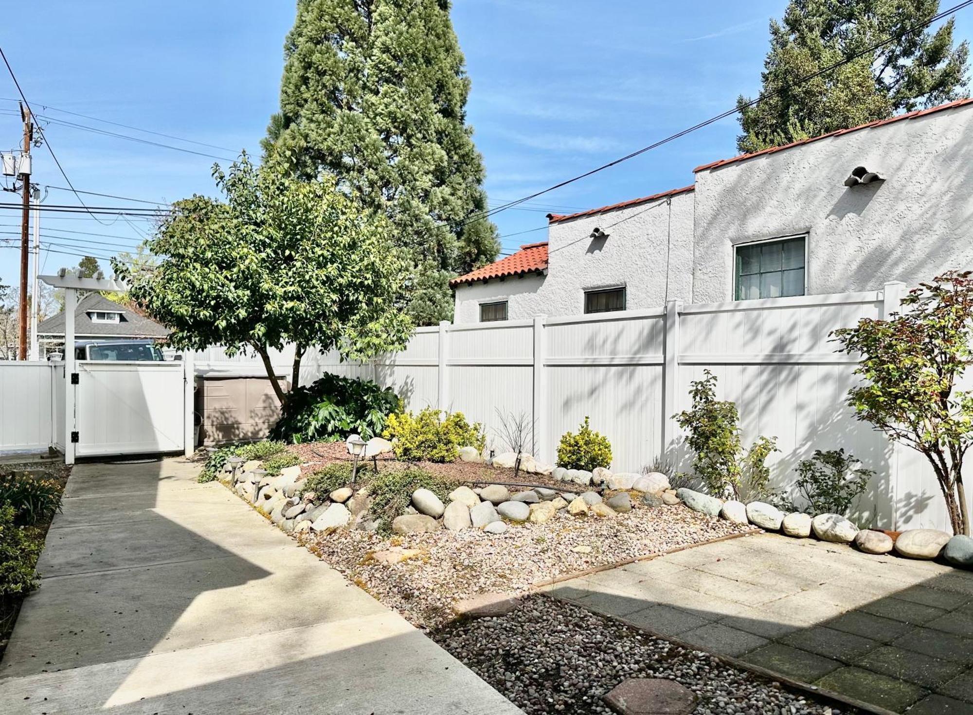 Near Downtown- Kitchen-Washerdryer-Parking Medford Exterior photo